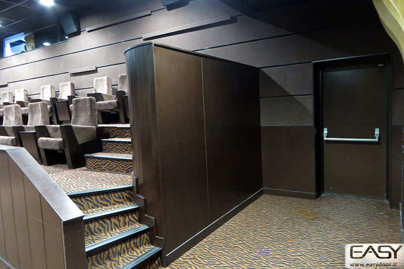 نصب درب در پردیس سینمایی مجتمع کورش